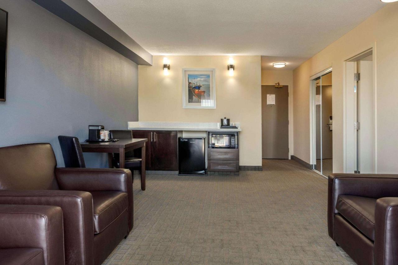 Quality Inn & Suites Bathurst Exterior foto