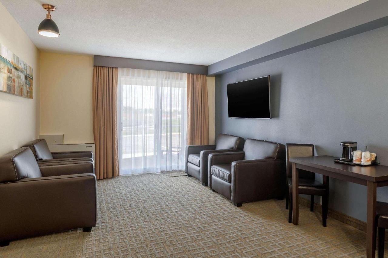 Quality Inn & Suites Bathurst Exterior foto